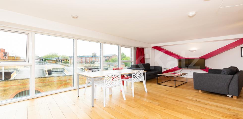 			CENTRAL ZONE 1 LOCATION!, 2 Bedroom, 2 bath, 1 reception Flat			 Farringdon Road, CLERKENWELL / HOLBORN